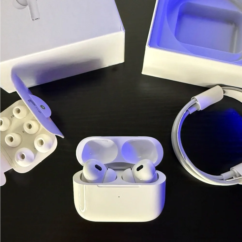 Apple Wireless Earbuds with Charging Case - White